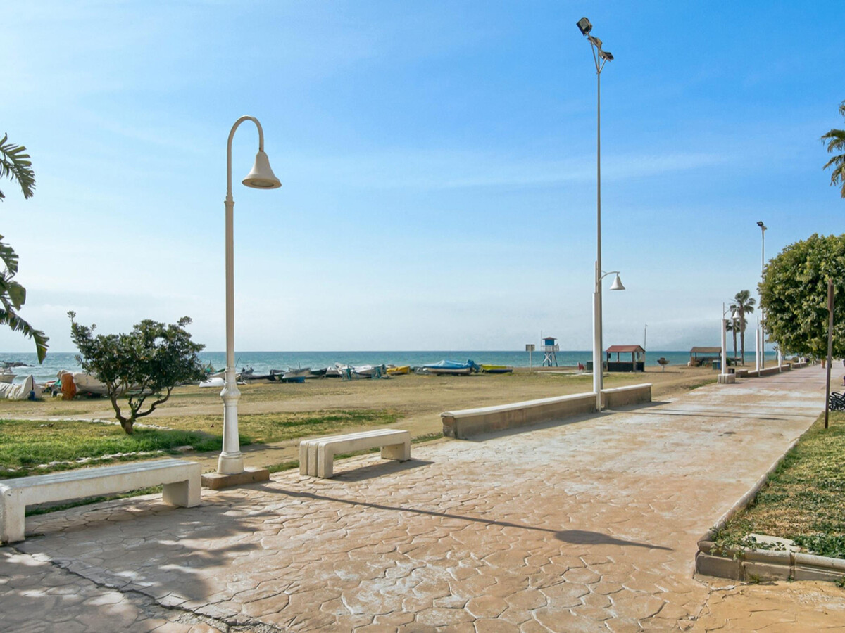 Appartement face à la plage avec piscine estivale - Photo 19