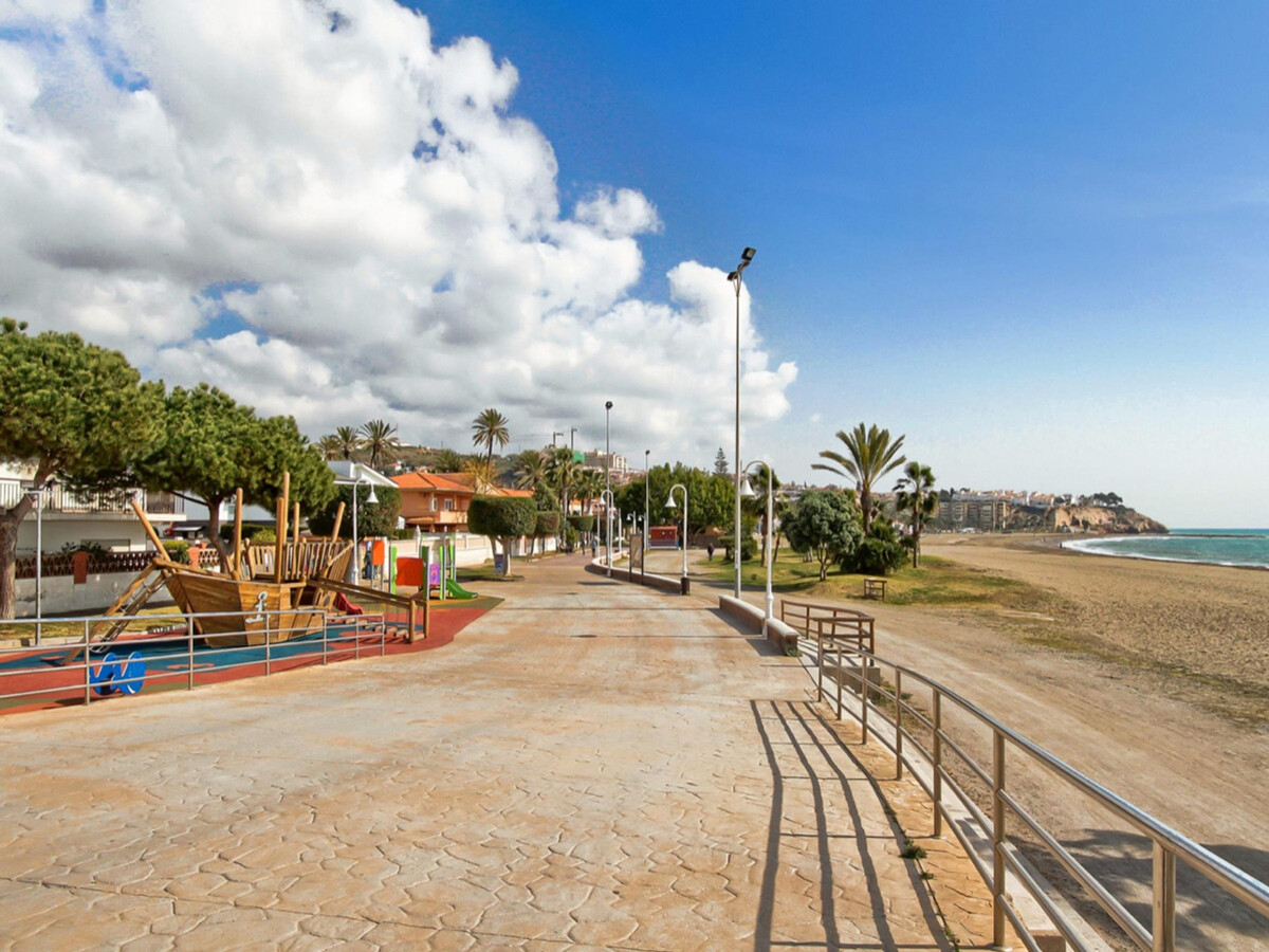 Appartement face à la plage avec piscine estivale - Photo 23