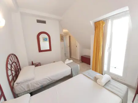Appartement 2 chambres avec vue port et piscine toit : photo 17