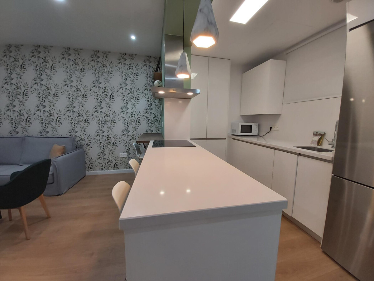 Appartement 1 chambre dans immeuble 19e siècle à Málaga - Photo 2