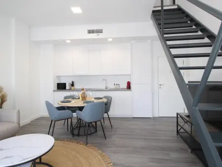 Location appartement à Málaga, Duplex Loft spacieux et lumineux avec Wi-Fi, climatisation et parking au cœur de Malaga