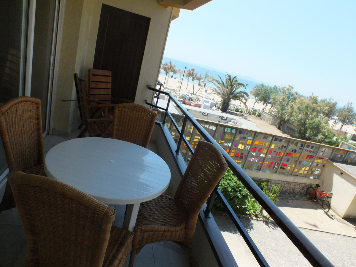 T2 vue mer à 50 m de la plage, parking privé - Photo 7