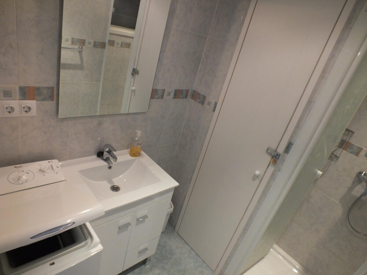 T2 vue mer à 50 m de la plage, parking privé - Photo 13