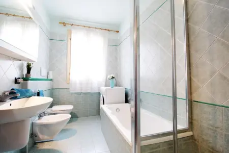 Appartamento nero, Appartement à Jesolo avec piscine partagée - Photo 13