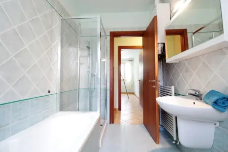 Appartamento nero, Appartement à Jesolo avec piscine partagée - Photo 14