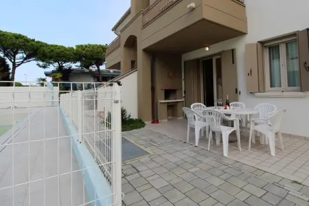 Appartamento nero, Appartement à Jesolo avec piscine partagée - Photo 16