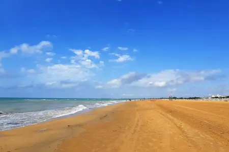 Appartamento nero, Appartement à Jesolo avec piscine partagée - Photo 20