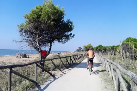 Appartamento nero, Appartement à Jesolo avec piscine partagée - Photo 21