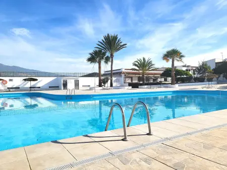 Appartement rénové 2 chambres, terrasse et 4 piscines : photo 2