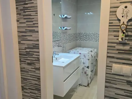 Appartement rénové 2 chambres, terrasse et 4 piscines : photo 21