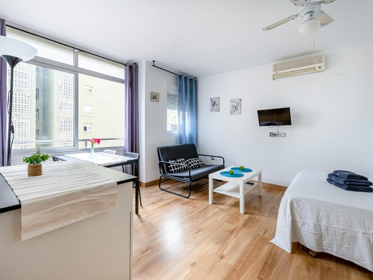 Appartement centre Torremolinos, 400 m gare, Wi-Fi & clim - Photo 2