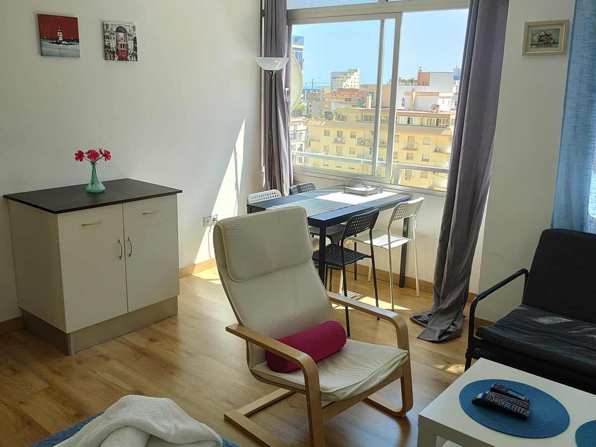 Appartement centre Torremolinos, 400 m gare, Wi-Fi & clim - Photo 5