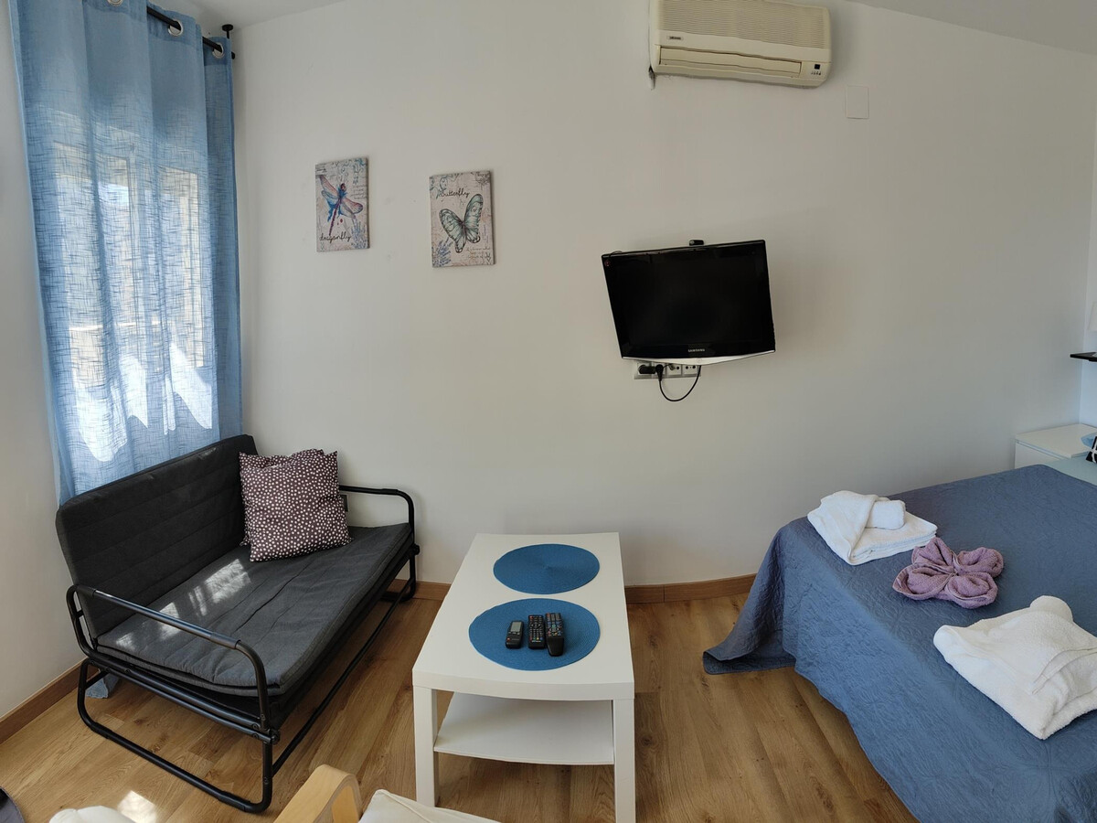 Appartement centre Torremolinos, 400 m gare, Wi-Fi & clim - Photo 9
