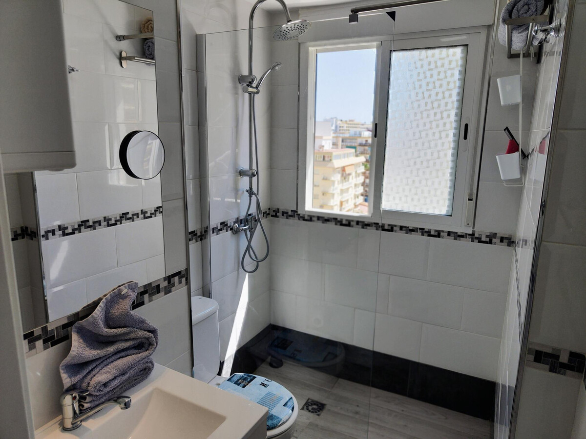 Appartement centre Torremolinos, 400 m gare, Wi-Fi & clim - Photo 17