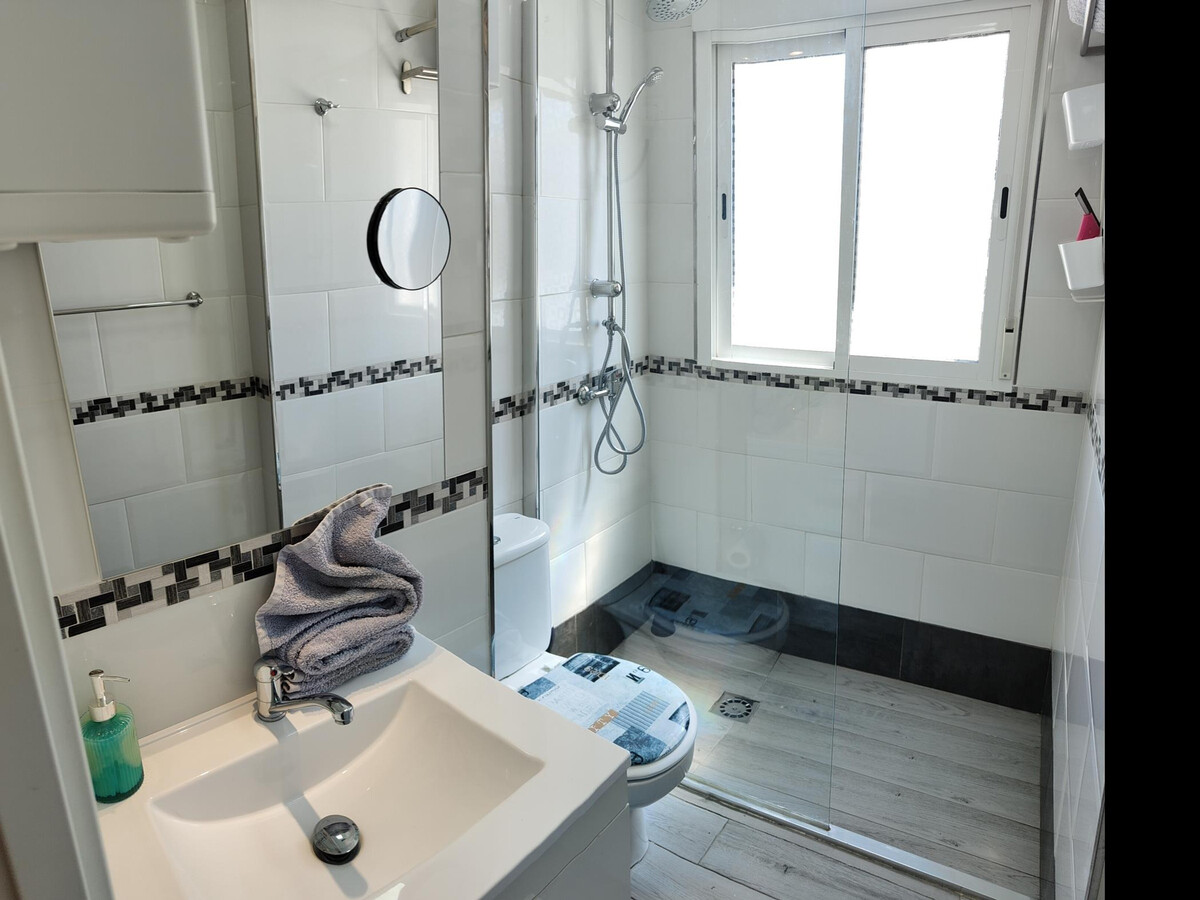 Appartement centre Torremolinos, 400 m gare, Wi-Fi & clim - Photo 18
