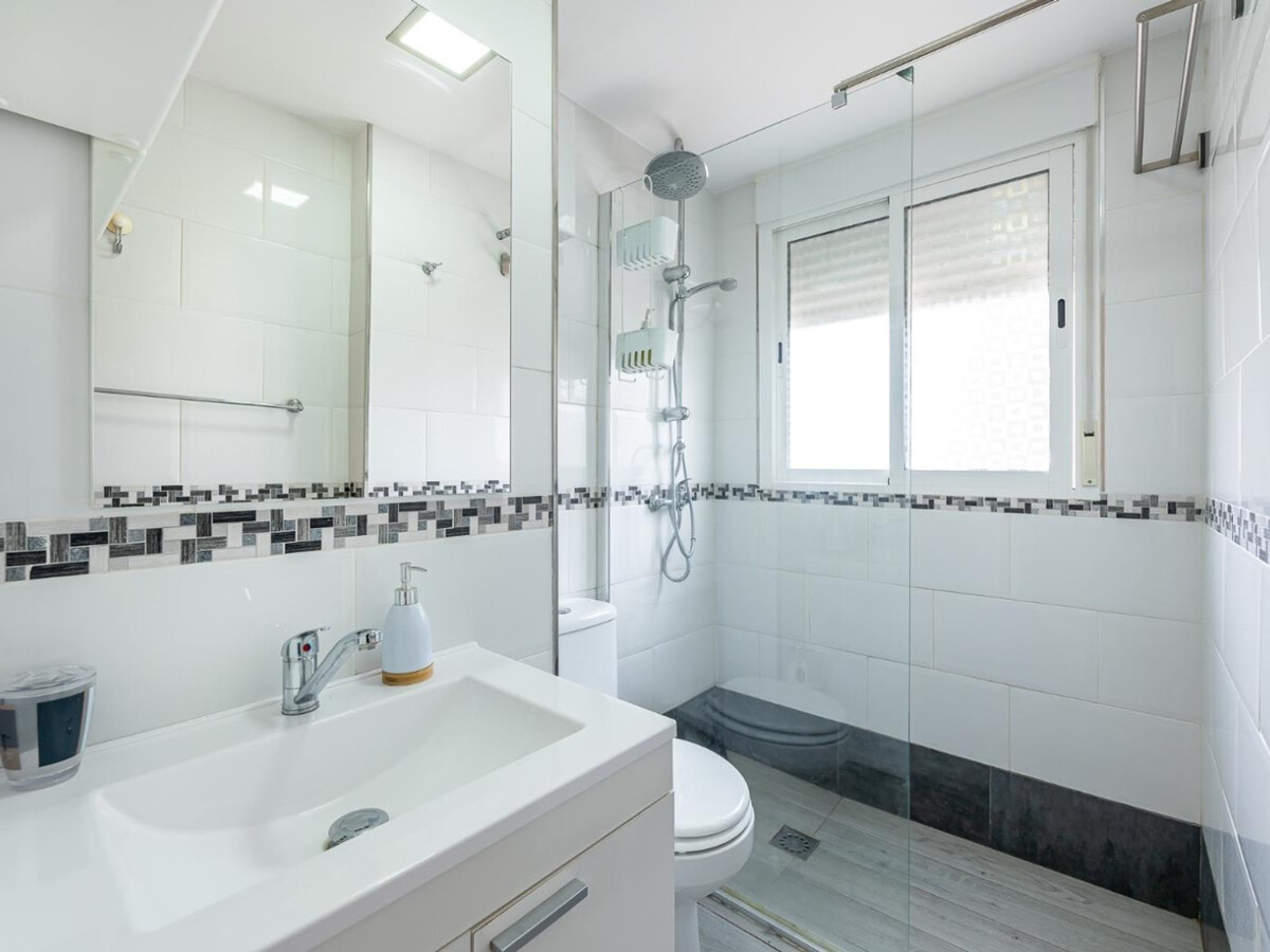 Appartement centre Torremolinos, 400 m gare, Wi-Fi & clim - Photo 23