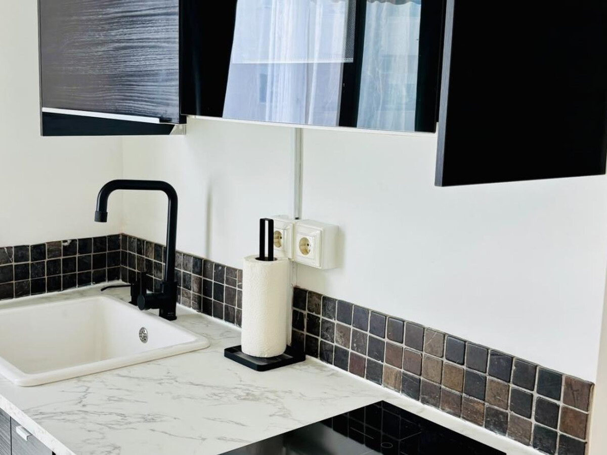 Studio à 40m de la gare, 450m de plage, véranda vitrée - Photo 3