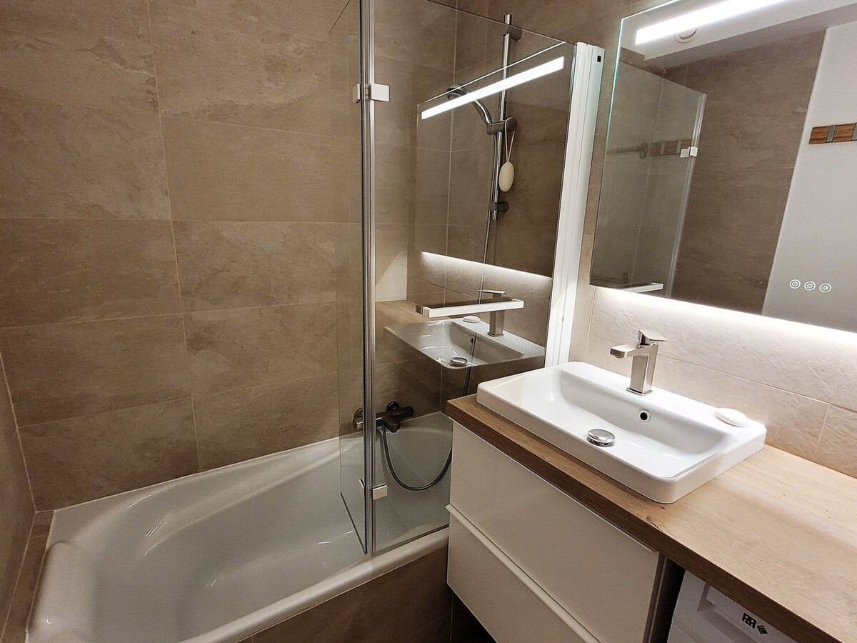 Appartement 42 m² rénové, 2 balcons, parking - Les Gets - Photo 12