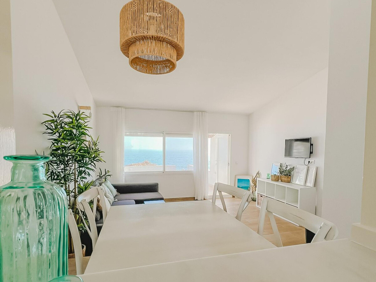 Bungalow en falaise, 50 m de Cala Calafaté - Photo 4