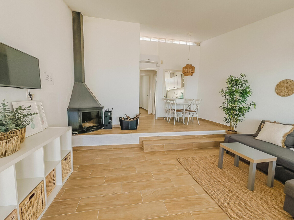 Bungalow en falaise, 50 m de Cala Calafaté - Photo 6