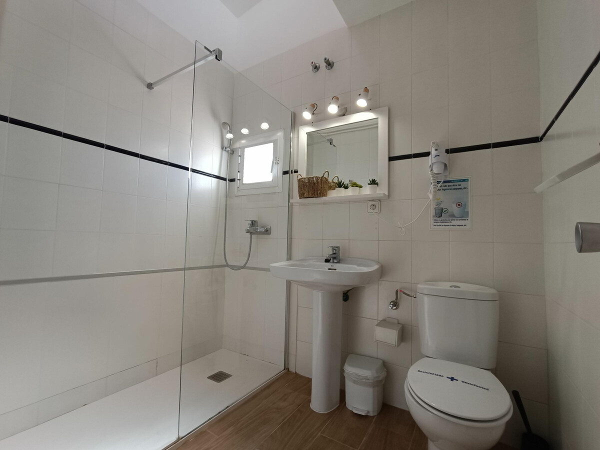 Bungalow en falaise, 50 m de Cala Calafaté - Photo 20