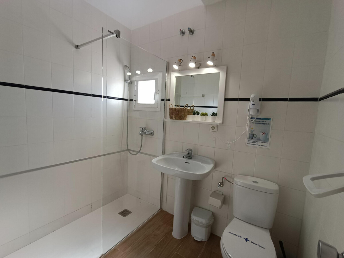 Bungalow en falaise, 50 m de Cala Calafaté - Photo 21