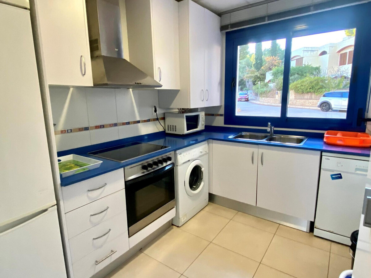 Appartement neuf rez-de-chaussée, piscine, 150m de Cala Llobeta - Photo 8