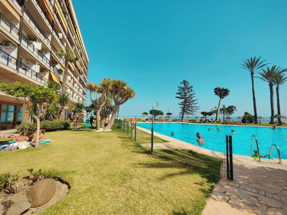 Studio vue mer 270° à Torremolinos, accès plage direct - Photo 2