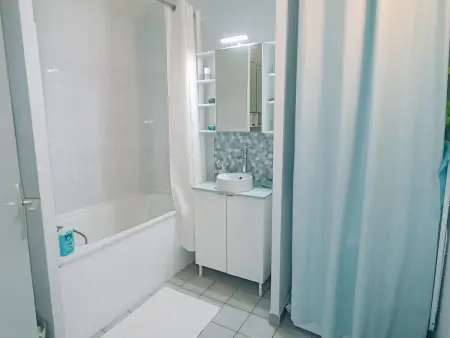T2 lumineux 7e étage, garage et piscine à Sète : photo 5