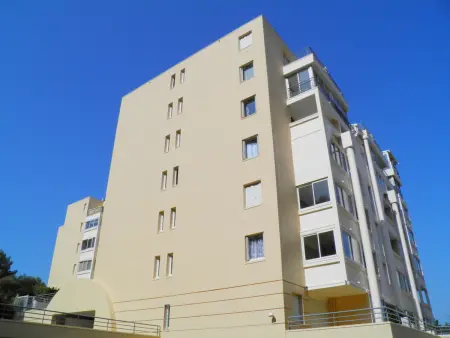 T2 lumineux 7e étage, garage et piscine à Sète : photo 11