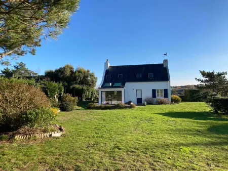 Location maison à Locmaria, Maison indépendante avec jardin à 800m de la plage