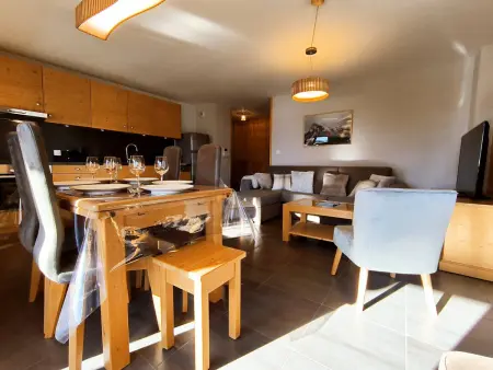 Location appartement à Samoëns, Appartement lumineux T3 pour 4-6 pers avec WIFI et parking à Samoëns