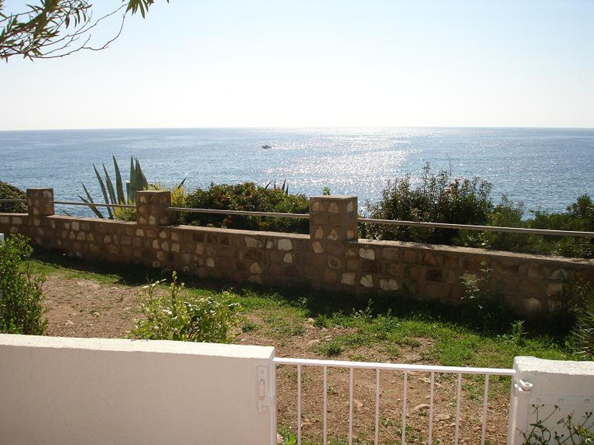 Bungalow en bord de mer à 50m de Cala Llobeta - Photo 12