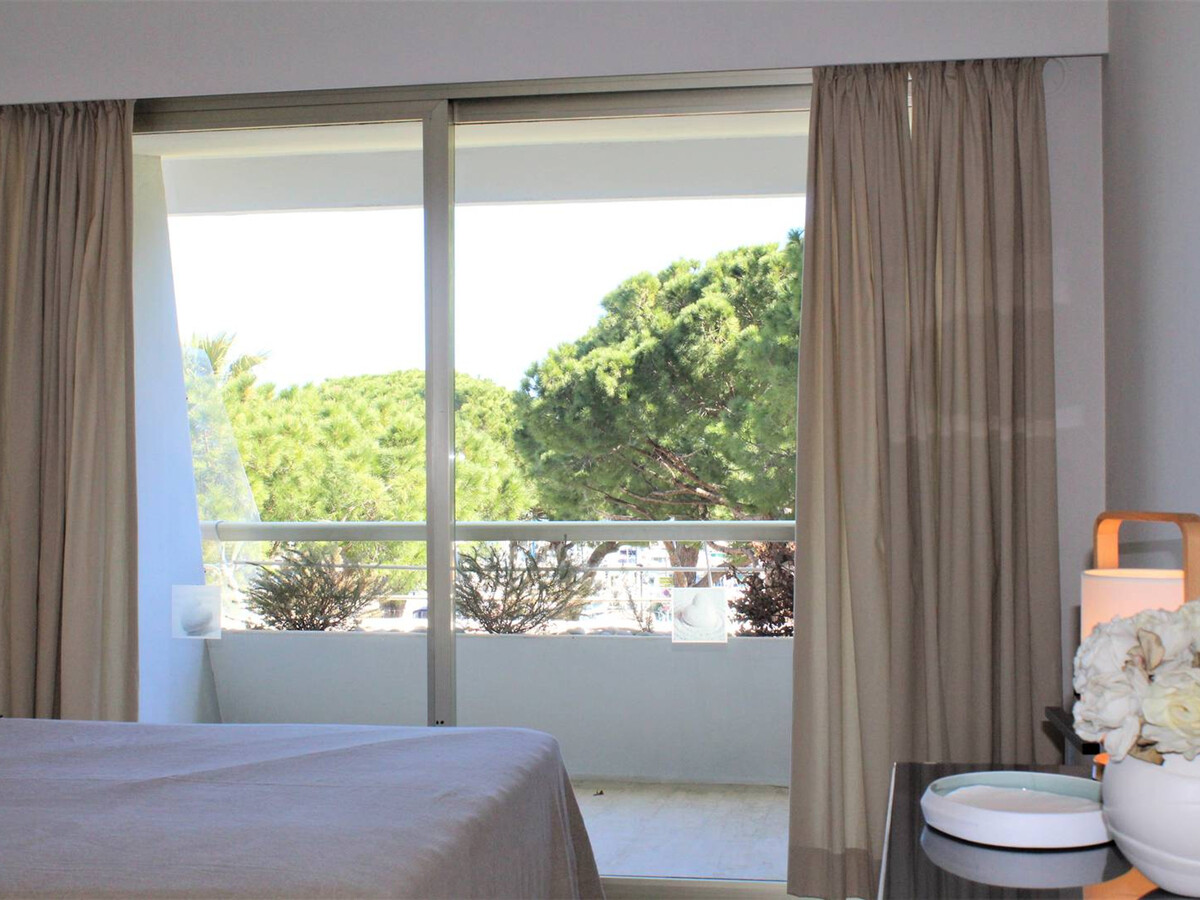 Appartement moderne T3 à Villeneuve-Loubet, terrasse 20 m² - Photo 14