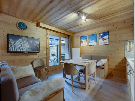 Location appartement à Val d'Isère, Appartement rénové au cœur de Val dIsère - 1 chambre + coin montagne, balcon sud, parking inclus