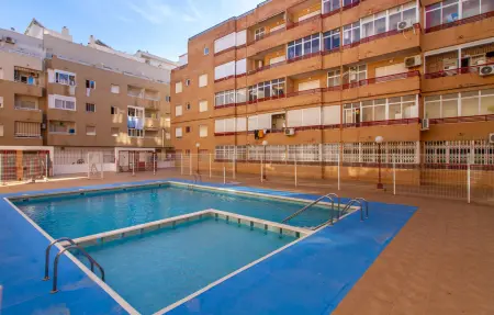 Studio compact avec balcon et piscine commune à Torrevieja : photo 10