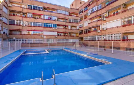 Studio compact avec balcon et piscine commune à Torrevieja : photo 11
