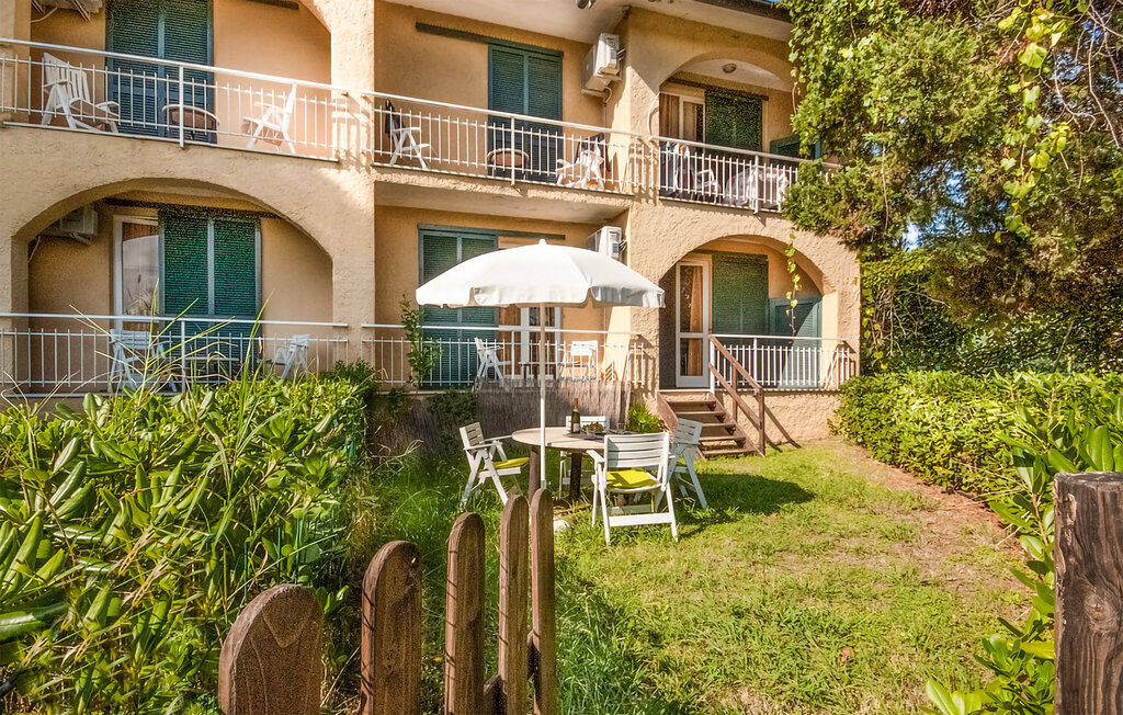 Studio 25m² à Lacona, balcon face à la plage de sable - Photo 6