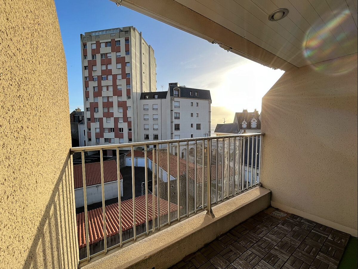 Studio mezzanine avec balcon mer aux Sables-d'Olonne - Photo 9