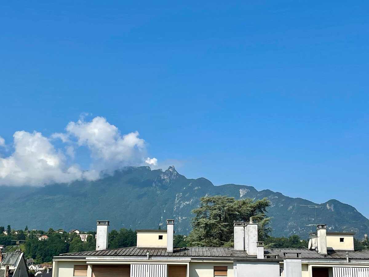 Studio centre-ville Aix-les-Bains, vue Dent du Chat - Photo 2