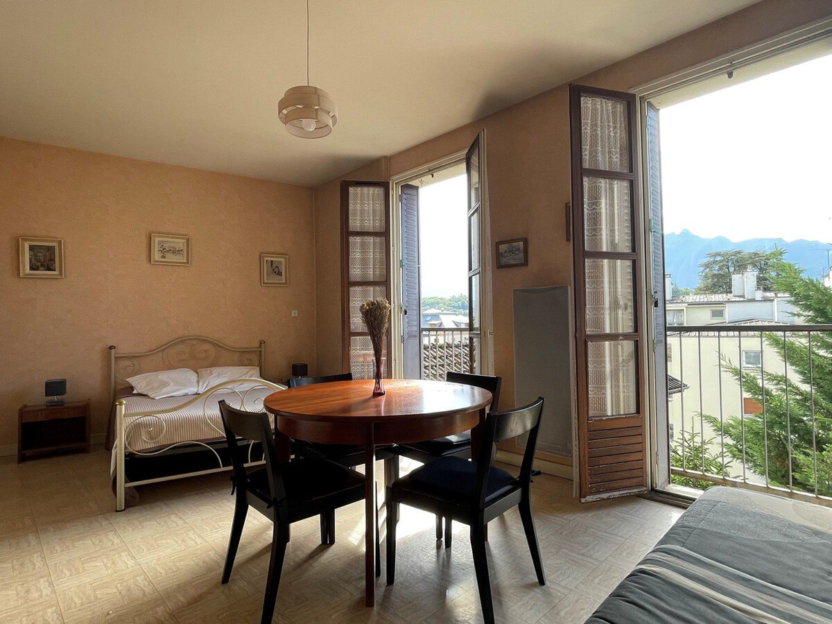 Studio centre-ville Aix-les-Bains, vue Dent du Chat - Photo 5