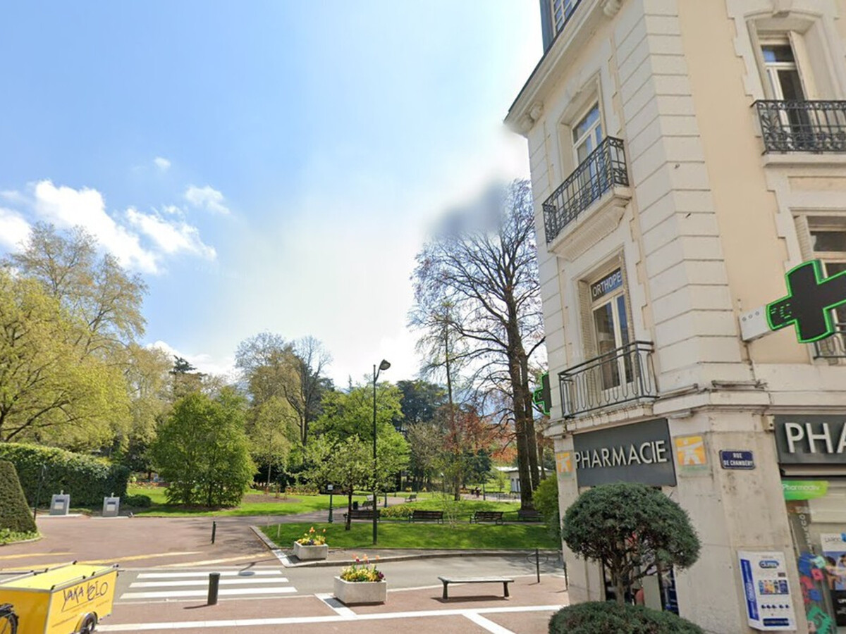 Studio centre-ville Aix-les-Bains, vue Dent du Chat - Photo 9