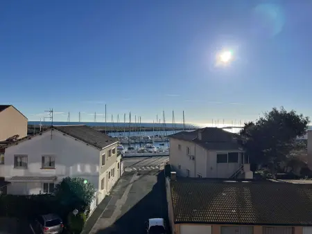 Location appartement à Valras Plage, Confortable T2 climatisé, balcon, parking sécurisé, proche plage et commerces