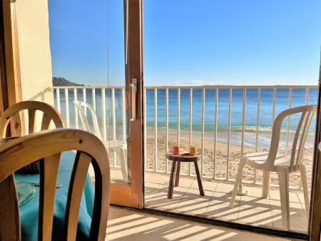 Location appartement à Le Lavandou, Studio lumineux en bord de mer à Cavalière, 4 couchages, vue imprenable