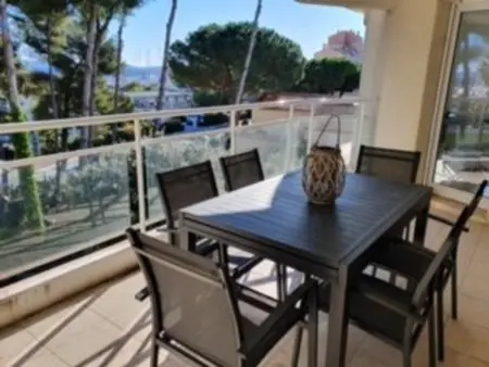 Location appartement à Hyères, Appartement spacieux à Hyères avec piscine, climatisation et Wi-Fi