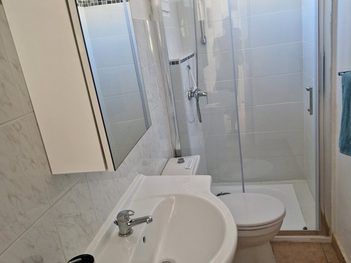 Appartement Hyères : 2 pièces, jardin privé, 5 min plage - Photo 6
