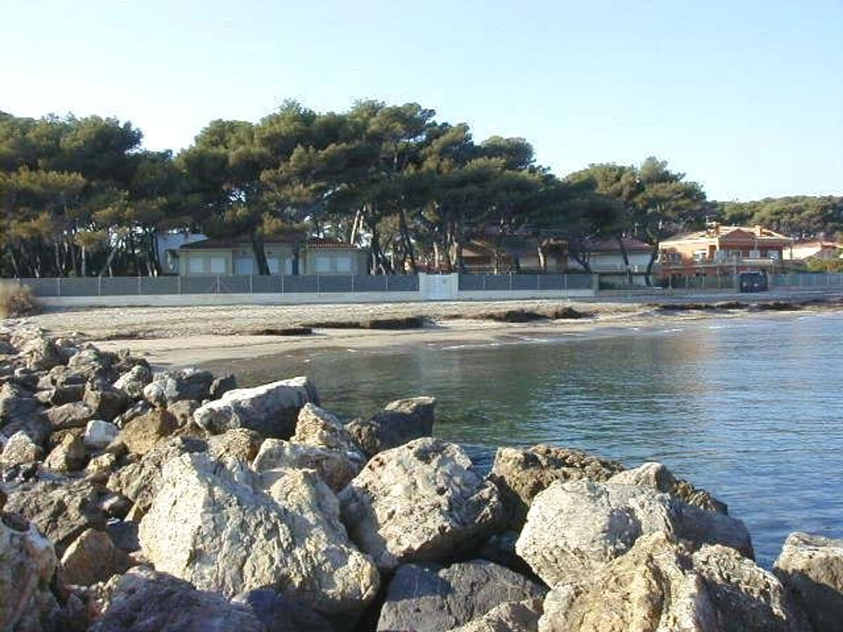 Appartement Hyères : 2 pièces, jardin privé, 5 min plage - Photo 9