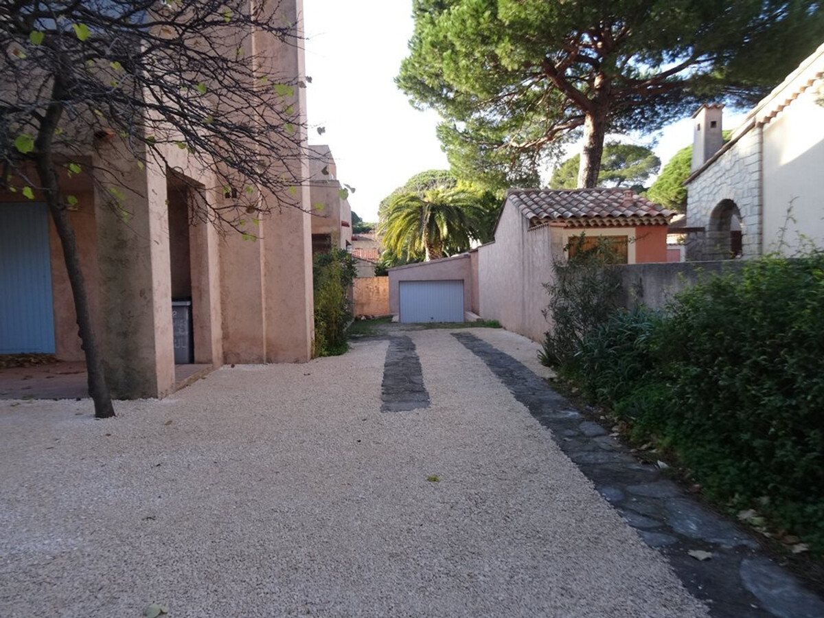 Appartement Hyères : 2 pièces, jardin privé, 5 min plage - Photo 10