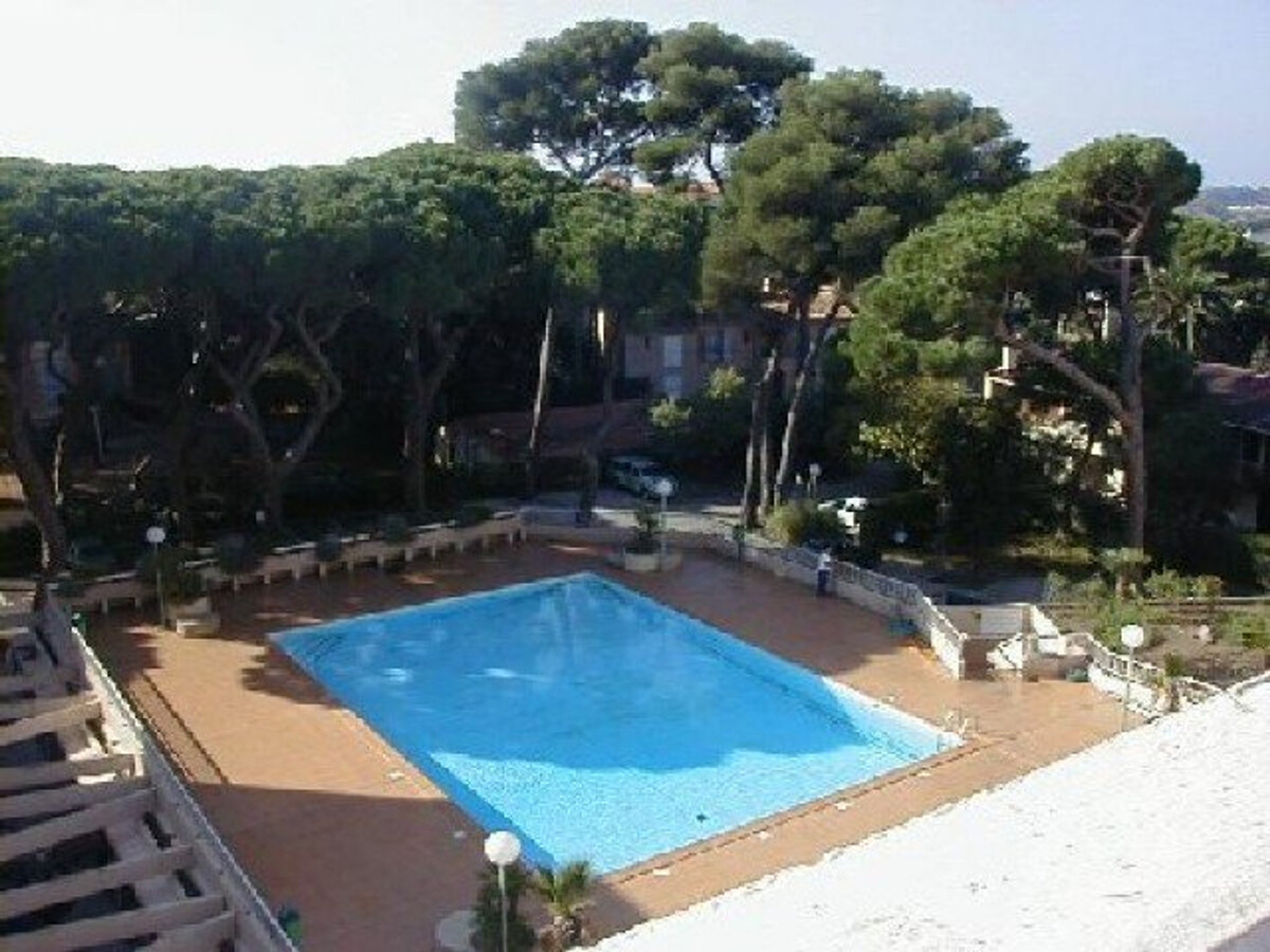 Studio Cabine 4 pers. à Hyères : piscine et parking - Photo 1