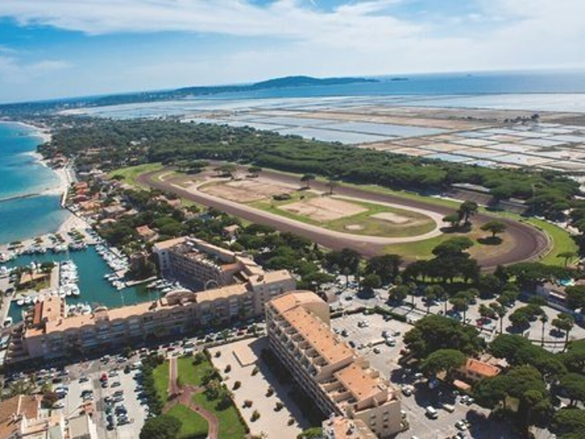 Studio Cabine 4 pers. à Hyères : piscine et parking - Photo 10